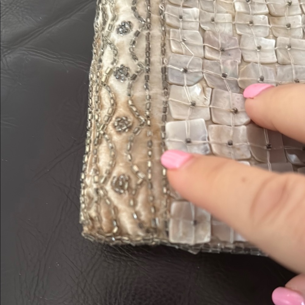 Beaded Silver Handbag with Mother of Pearl and Wood Handles - Picture 11 of 13